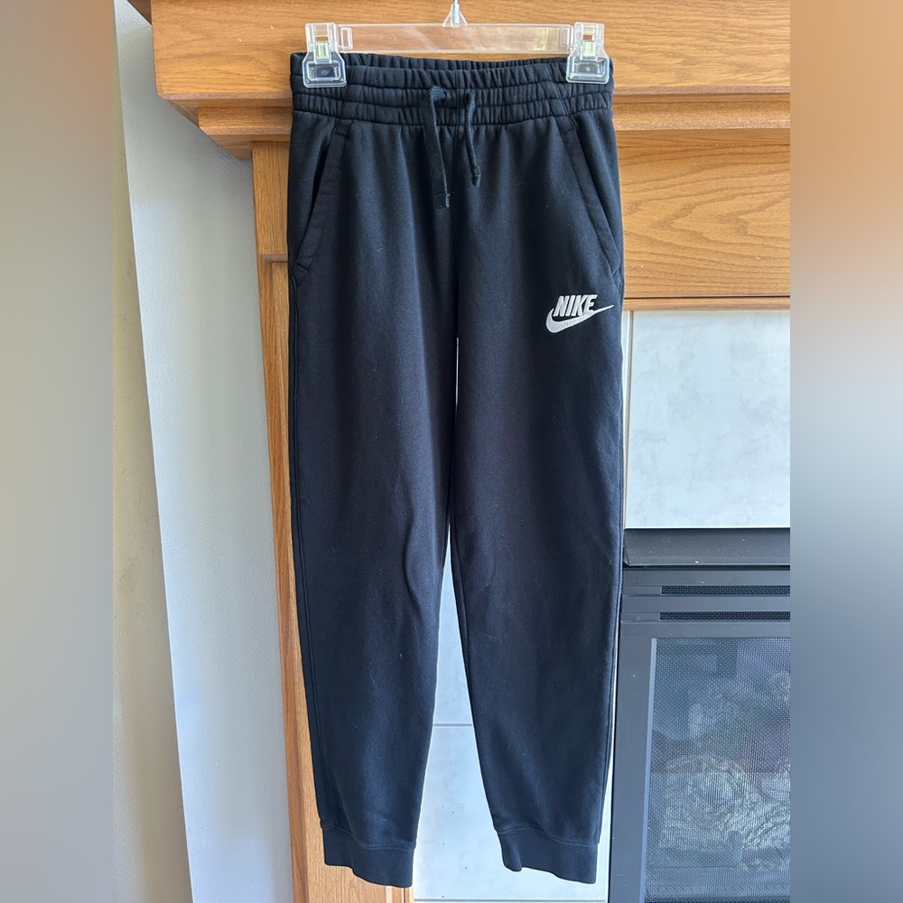 Nike Sportsweat Club Fleece Joggers, Boys Large